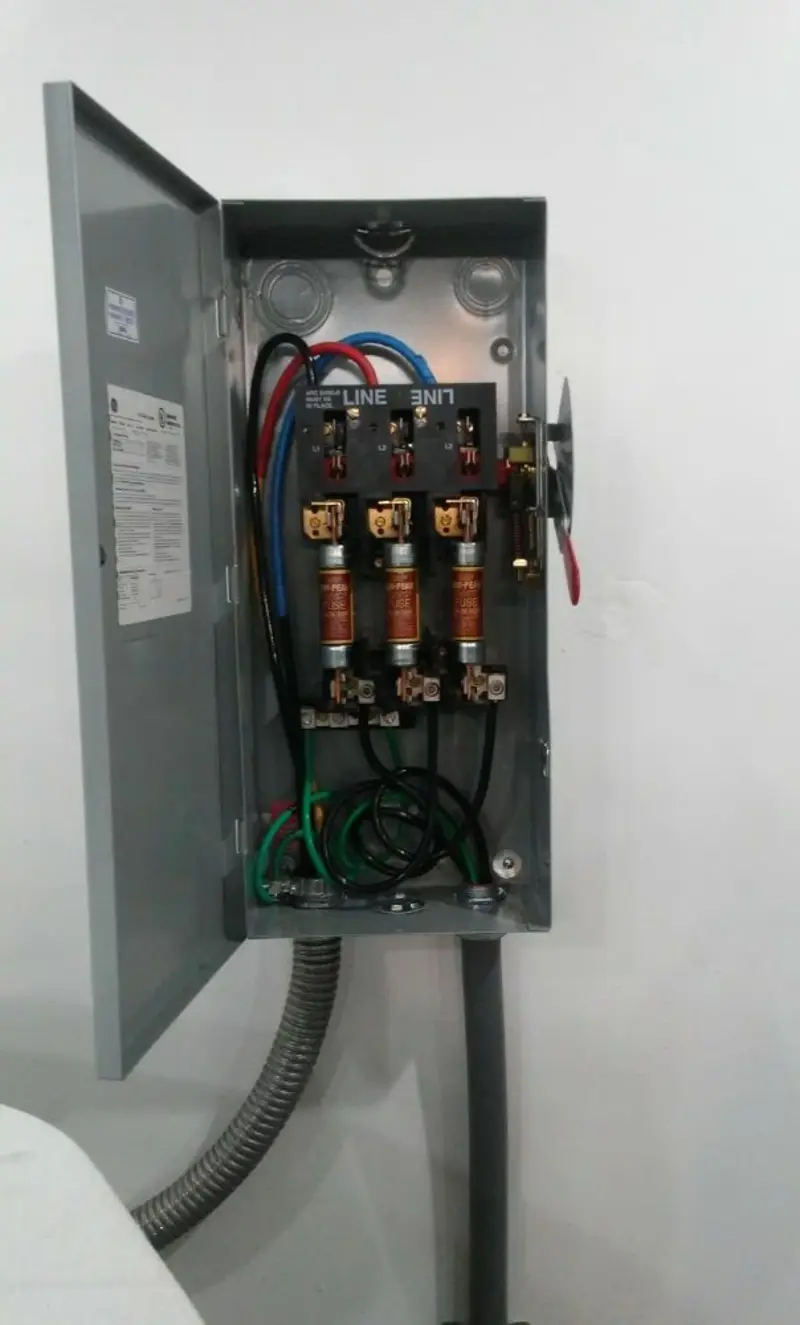 Three-phase disconnect switch installed for Smoke Detector Installation in Preston
